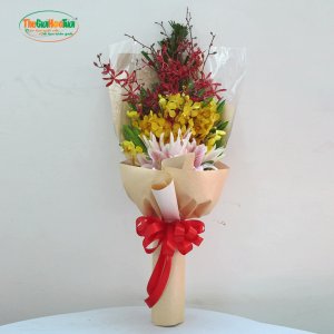 Bó hoa chúc mừng lan và lily