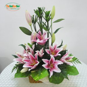Giỏ hoa lily hồng