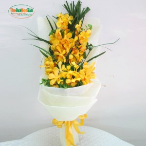 Bó hoa lan vàng