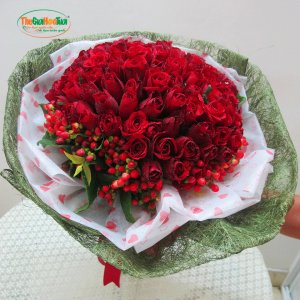 Bó hoa hồng đỏ chuỗi ngọc 