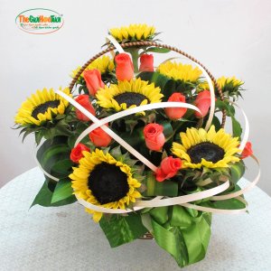 Giỏ hoa hướng dương hồng cam