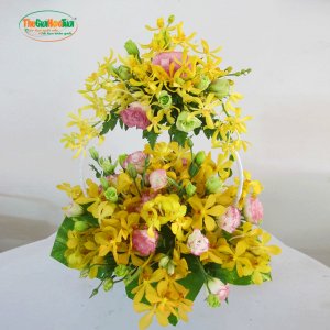 Giỏ hoa chúc mừng lan vàng