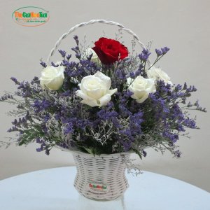 Giỏ hoa salem tím 