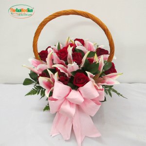 Giỏ hoa hồng đỏ lily